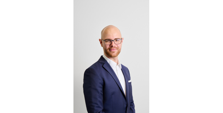 Financial IT Interviews Bernhard Blaha, CEO at The People's SCE